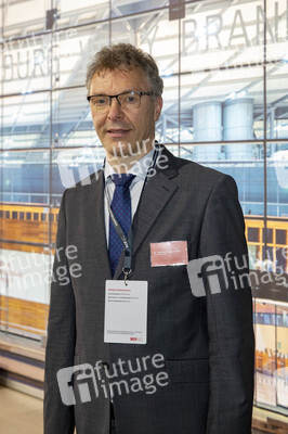 Führung vor der Inbetriebnahme des Flughafens Berlin-Brandenburg in Schönefeld