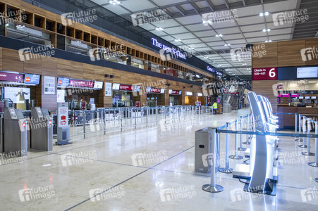 Führung vor der Inbetriebnahme des Flughafens Berlin-Brandenburg in Schönefeld