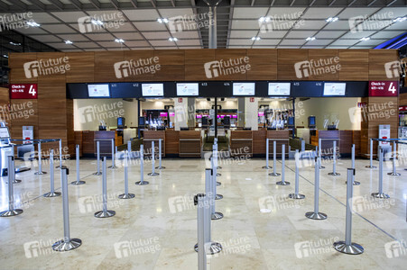 Führung vor der Inbetriebnahme des Flughafens Berlin-Brandenburg in Schönefeld