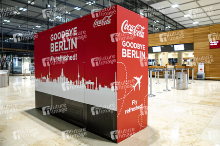 Führung vor der Inbetriebnahme des Flughafens Berlin-Brandenburg in Schönefeld