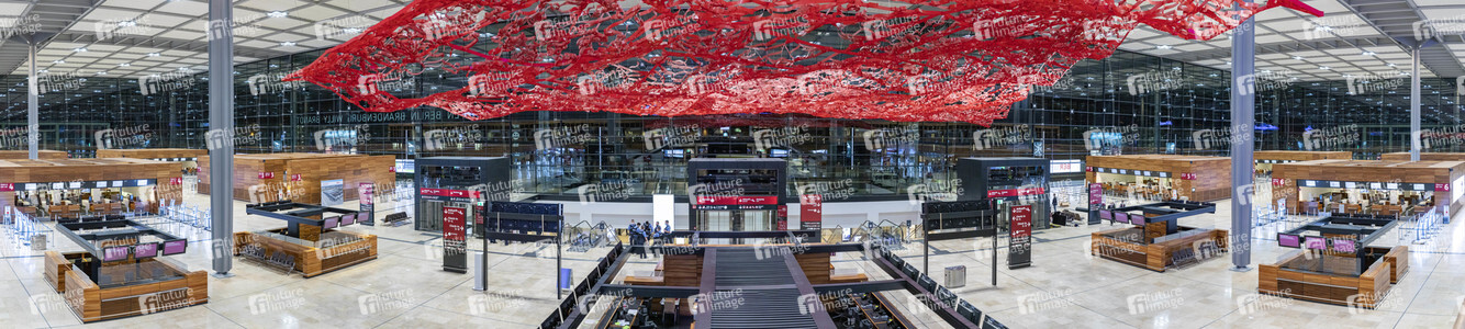 Führung vor der Inbetriebnahme des Flughafens Berlin-Brandenburg in Schönefeld