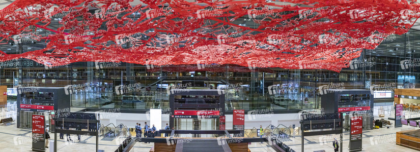 Führung vor der Inbetriebnahme des Flughafens Berlin-Brandenburg in Schönefeld