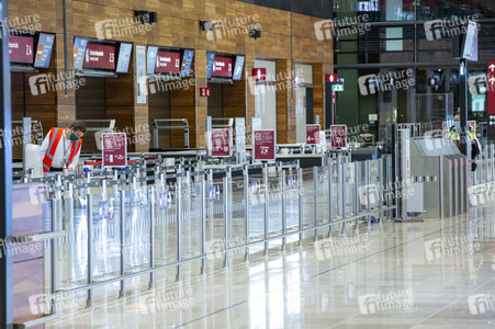 Führung vor der Inbetriebnahme des Flughafens Berlin-Brandenburg in Schönefeld