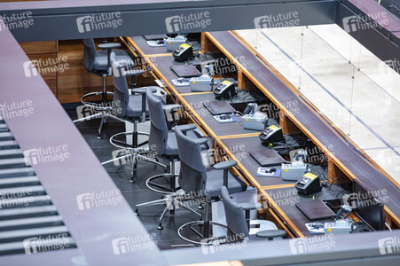 Führung vor der Inbetriebnahme des Flughafens Berlin-Brandenburg in Schönefeld