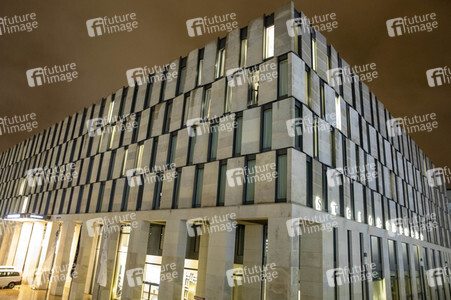 Führung vor der Inbetriebnahme des Flughafens Berlin-Brandenburg in Schönefeld