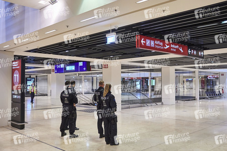 Eröffnung des Flughafens Berlin-Brandenburg in Schönefeld