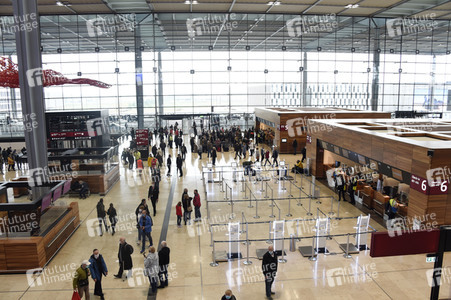 Regelbetrieb am Flughafen Berlin-Brandenburg in Schönefeld