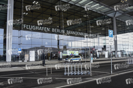 Regelbetrieb am Flughafen Berlin-Brandenburg in Schönefeld