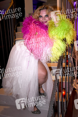 Revue-Premiere 'Hell-oh-rama' in München