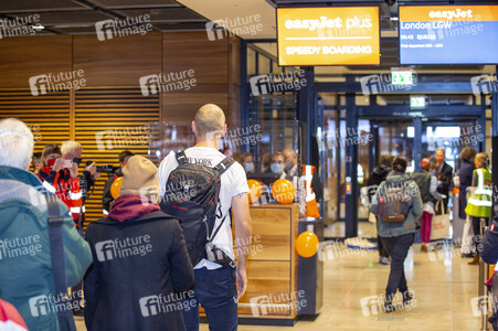 Erster kommerzieller Abflug vom Flughafen Berlin Brandenburg