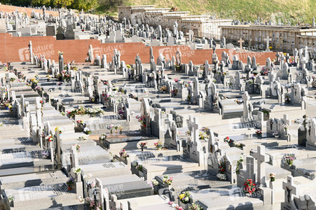 Der Friedhof La Almudena in Madrid