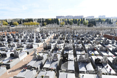 Der Friedhof La Almudena in Madrid