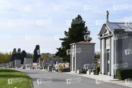 Der Friedhof La Almudena in Madrid