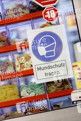 Symbolfoto Mundschutz tragen