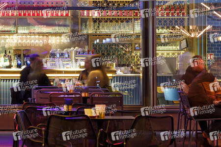 Symbolfoto Sperrstunde in der Gastronomie