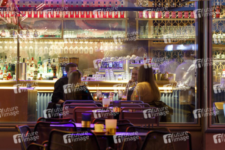 Symbolfoto Sperrstunde in der Gastronomie