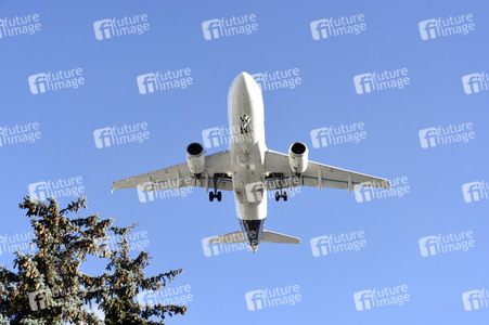 Symbolfoto Landeanflug