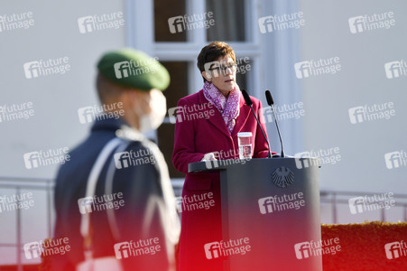 Ansprache des Bundespräsidenten zum 65. Gründungstag der Bundeswehr in Berlin