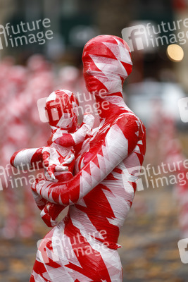 Kunst-Aktion von Dennis Josef Meseg in Köln