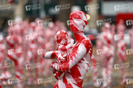 Kunst-Aktion von Dennis Josef Meseg in Köln