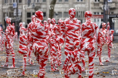 Kunst-Aktion von Dennis Josef Meseg in Köln