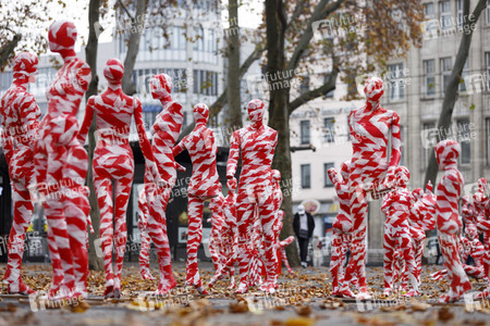 Kunst-Aktion von Dennis Josef Meseg in Köln