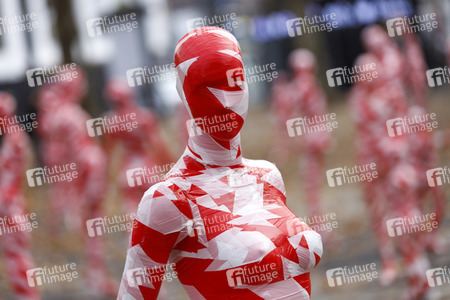 Kunst-Aktion von Dennis Josef Meseg in Köln