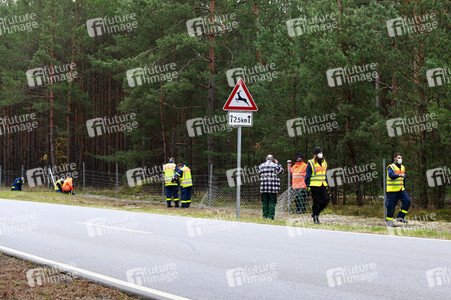 Pressetermin zum Bau eines Zauns zur Eindämmung der Afrikanischen Schweinepest in Krauschwitz