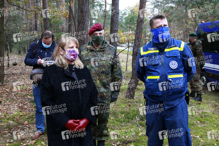 Pressetermin zum Bau eines Zauns zur Eindämmung der Afrikanischen Schweinepest in Krauschwitz