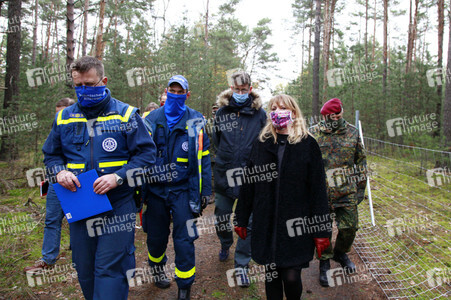 Pressetermin zum Bau eines Zauns zur Eindämmung der Afrikanischen Schweinepest in Krauschwitz