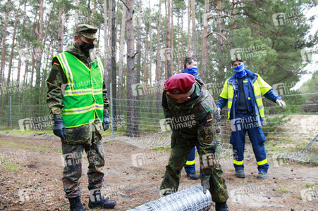 Pressetermin zum Bau eines Zauns zur Eindämmung der Afrikanischen Schweinepest in Krauschwitz