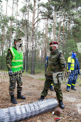 Pressetermin zum Bau eines Zauns zur Eindämmung der Afrikanischen Schweinepest in Krauschwitz
