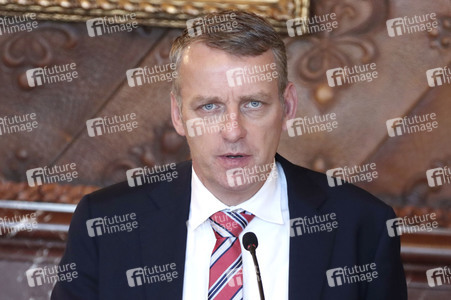 Corona-Pressekonferenz in Hamburg