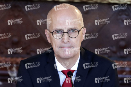 Corona-Pressekonferenz in Hamburg