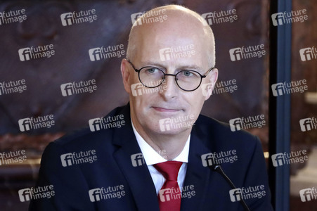 Corona-Pressekonferenz in Hamburg