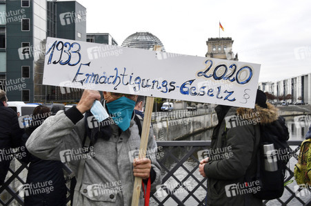 Proteste von Gegnern der Corona-Politik in Berlin