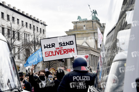 Proteste von Gegnern der Corona-Politik in Berlin