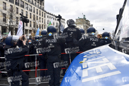 Proteste von Gegnern der Corona-Politik in Berlin
