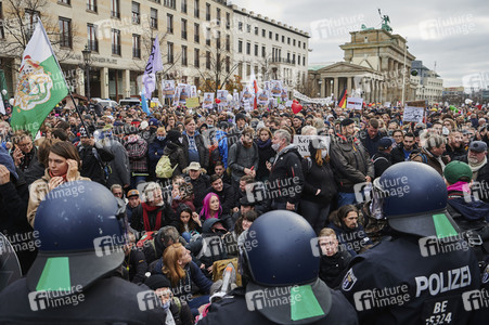 Proteste von Gegnern der Corona-Politik in Berlin