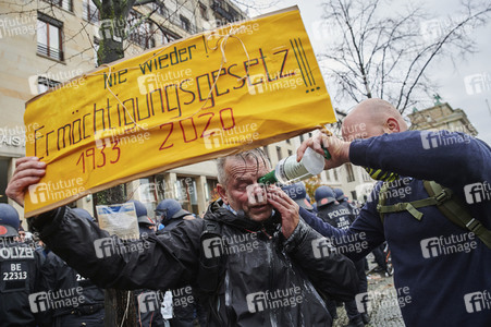 Proteste von Gegnern der Corona-Politik in Berlin