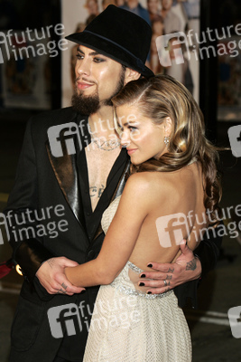 Filmpremiere 'Im Dutzend billiger 2: Zwei Väter drehen durch' in Los Angeles