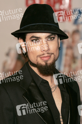 Filmpremiere 'Im Dutzend billiger 2: Zwei Väter drehen durch' in Los Angeles