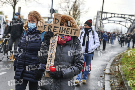 Schweigemarsch gegen Coronamaßnahmen in Berlin