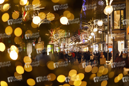 Symbolfoto Weihnachtseinkäufe