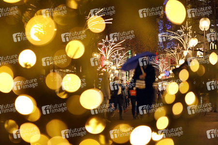 Symbolfoto Weihnachtseinkäufe