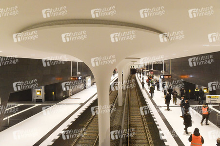 Eröffnung der U5-Neubaustrecke in Berlin