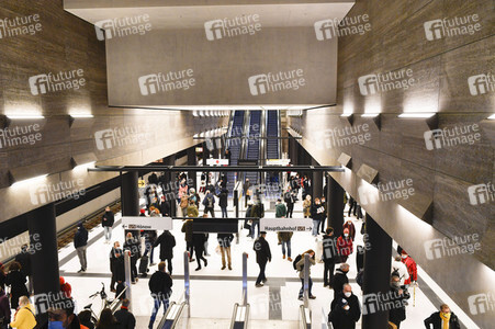 Eröffnung der U5-Neubaustrecke in Berlin