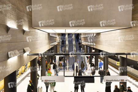 Eröffnung der U5-Neubaustrecke in Berlin