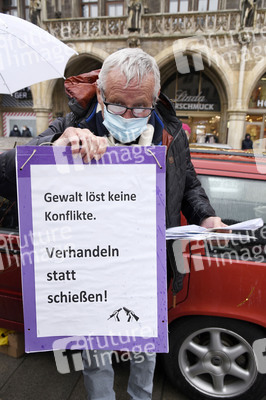 Kundgebung zum bundesweiten Aktionstag gegen Aufrüstung und Krieg in München