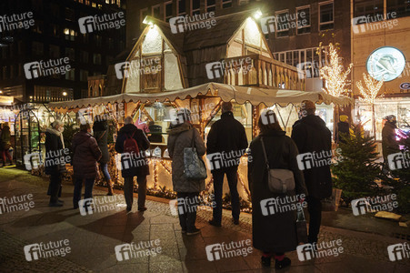 Weihnachtsbuden auf der Friedrichstraße in Berlin